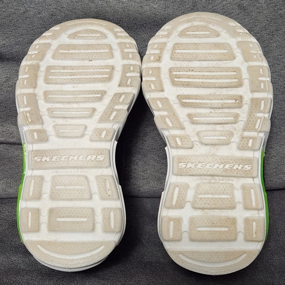 Skechers Black and Blue Sneakers with Breathable Mesh and Supportive Heel - Picture 7 of 7